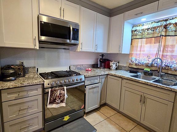 4th image of 1869 E Kennedy Ln