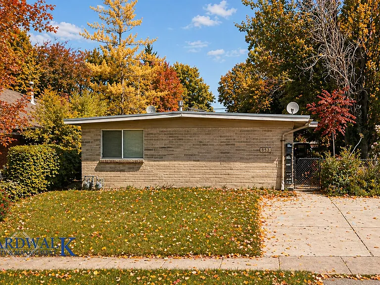 1195 E Roosevelt Ave — Photo 1
