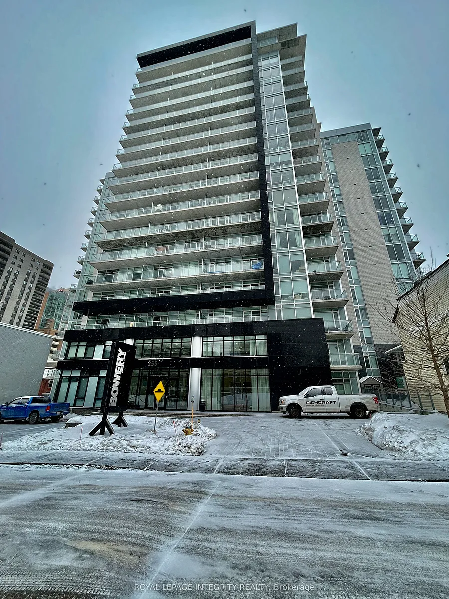 Building Photo - 255 Bay St #910