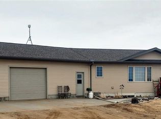 25240 414th Ave, Mitchell, SD 57301