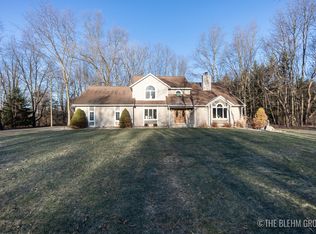 6983 Fox Meadow Dr NE, Rockford, MI