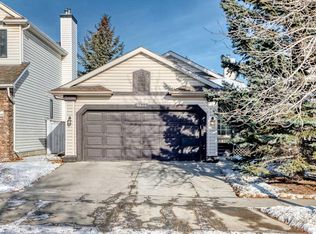 9875 S Hidden Valley Dr NW, Calgary, AB T3A 5K5