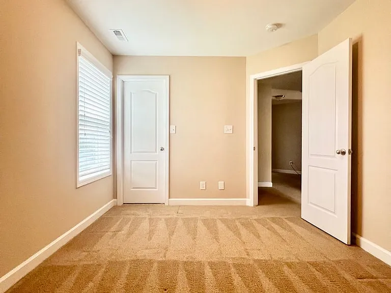 2131 Stafford Dr — Photo 24