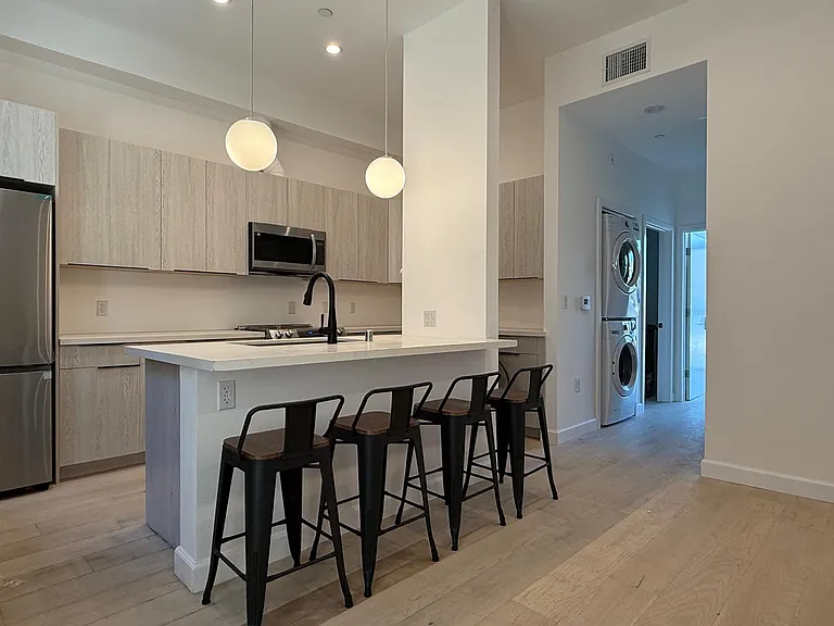 1244 Innes Ave #B — Photo 2