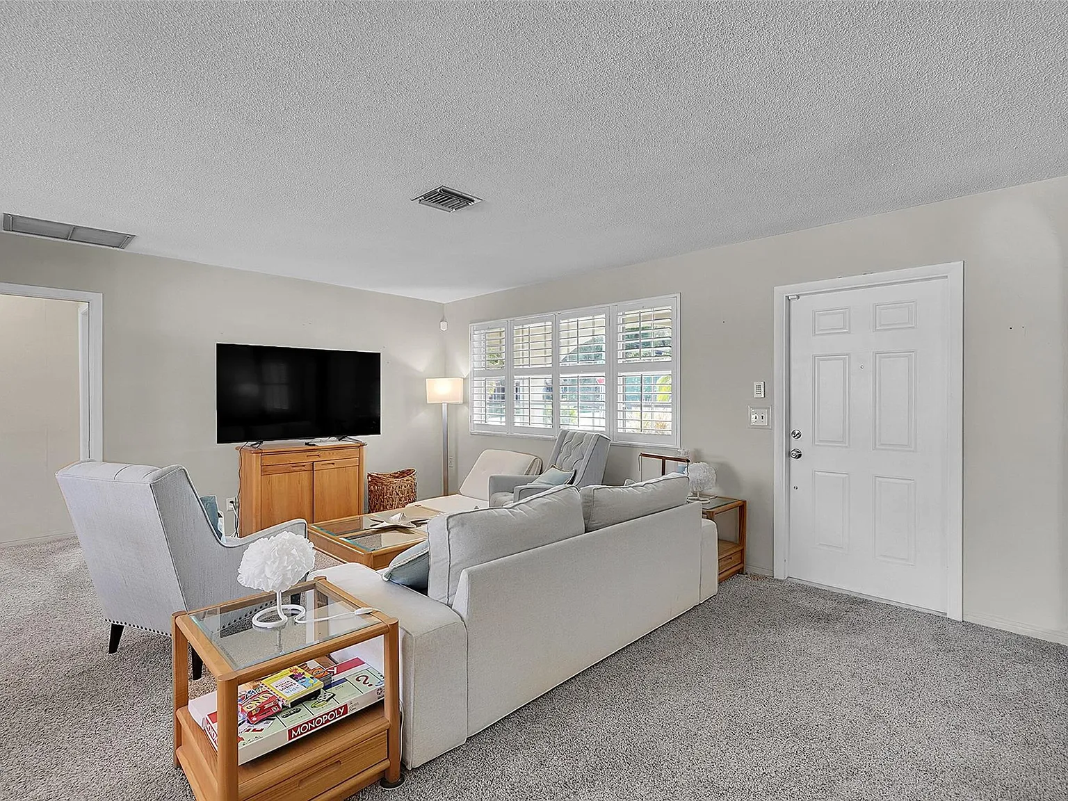 3 bed, 2.0 bath, 1431 sqft, $3,650 — Photo 4