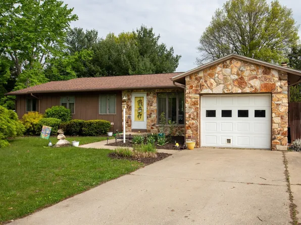 4430 Kensington Dr, Logansport, IN 46947