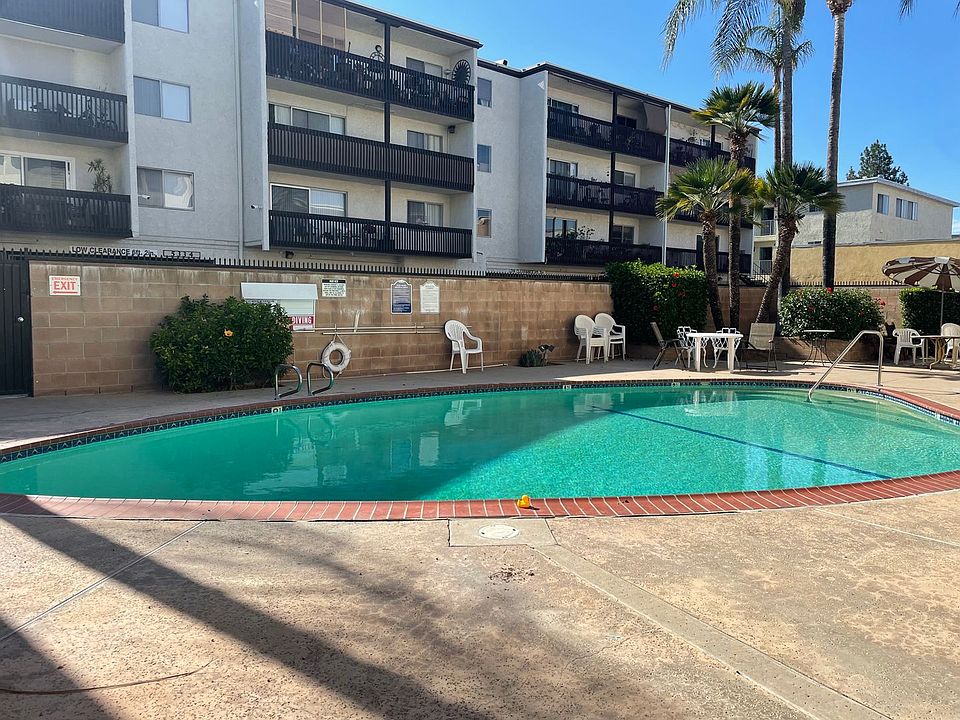 1st image of 5339 Newcastle Ave Unit 308