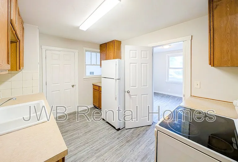4623 Hercules Ave — Photo 2