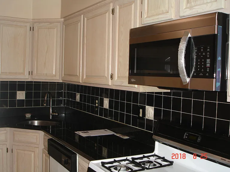 1706 Amanda Ct — Photo 12