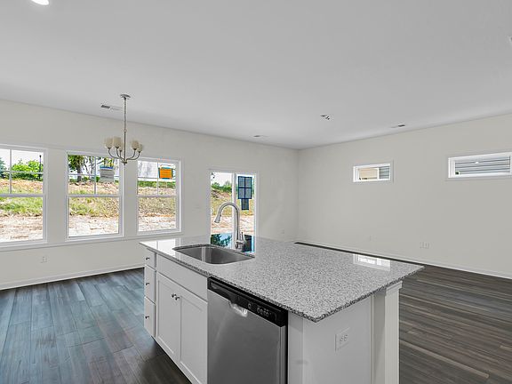 4th image of 835 Brisbane Ct