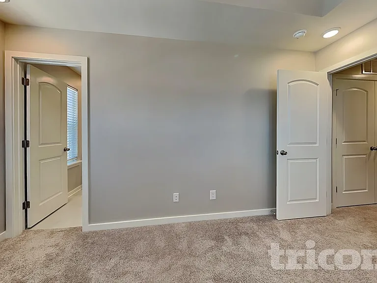 13869 Hill St — Photo 7