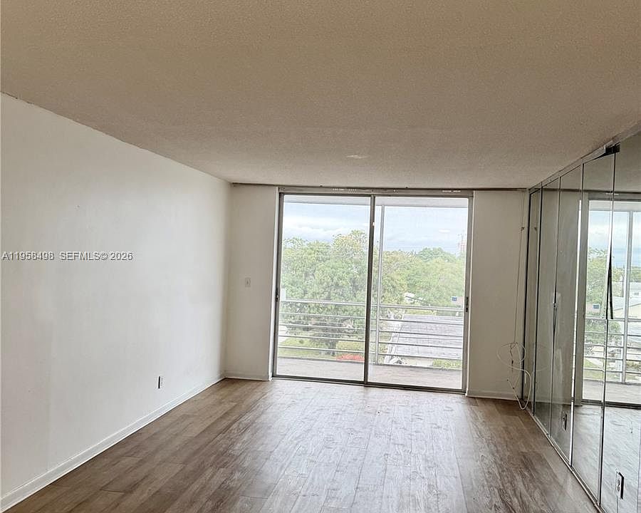 1st image of 1830 Dixieanna St #404