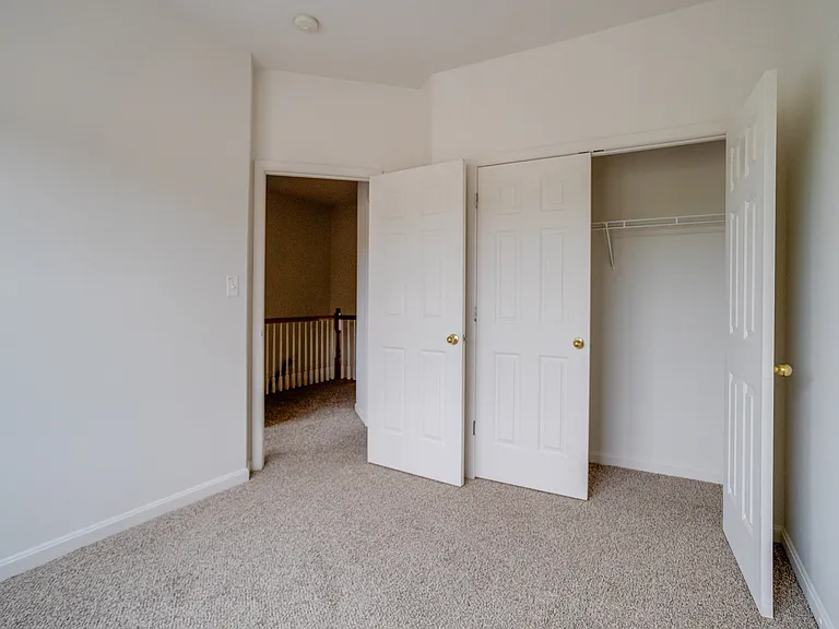 103 Buttonwood Ct — Photo 36