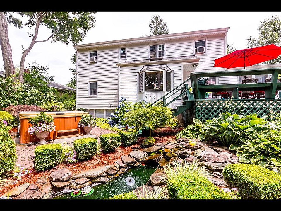 1st image of 15 Vernon Ave