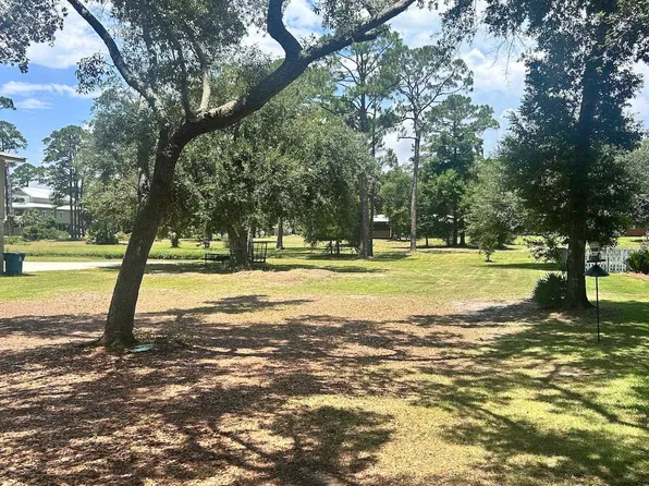 322 W 12th Ave, Gulf Shores, AL 36542