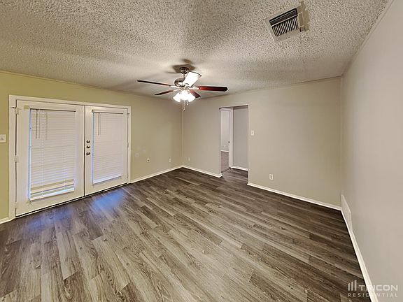 3rd image of 1745 Continental Dr