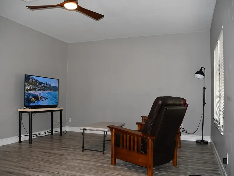 1009 Falling Leaf St — Photo 8