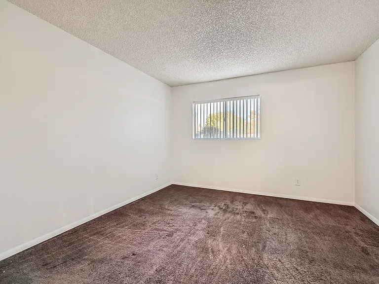 1325 W Guadalupe Rd — Photo 27