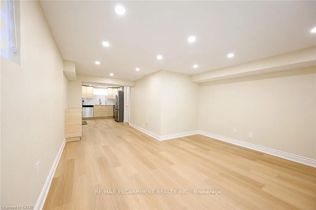 2 bed, $2,100 — Photo 4