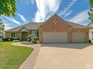 8228 E Ridge Dr, Pleasant Prairie, WI 53158