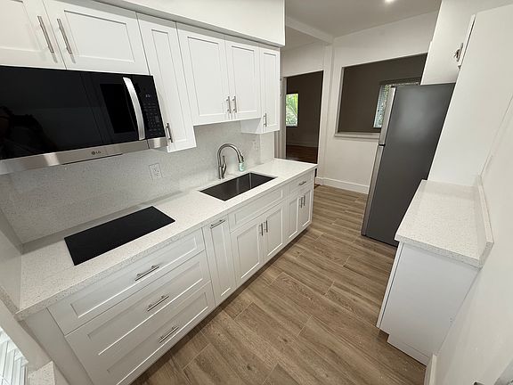 3rd image of 406 Malaga Ave APT 3
