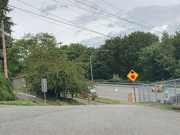 4th image of 203 Skyline Dr