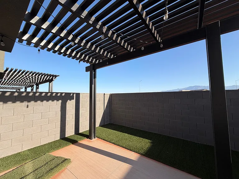 608 E Hemsworth Ln — Photo 15