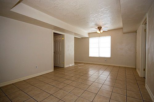 1st image of 125 Victor St APT 1