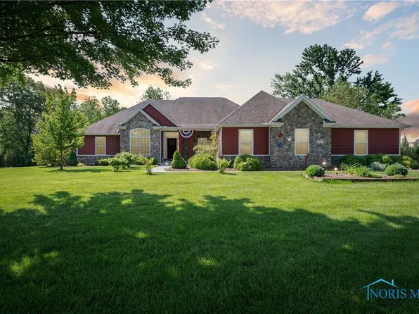 743 W Front St, Pemberville, OH 43450
