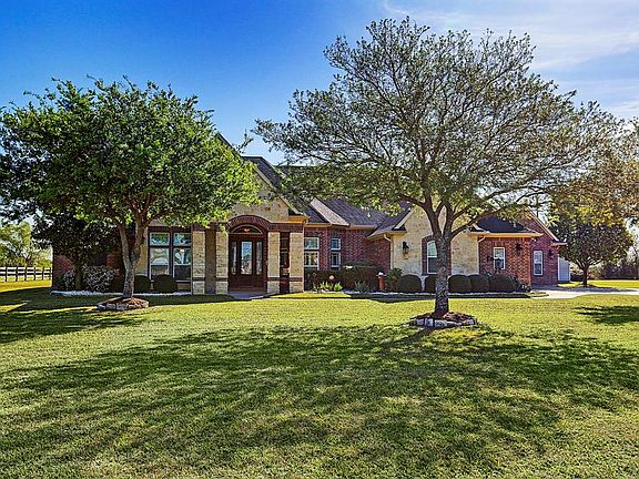2nd image of 4802 Shadow Grass Dr
