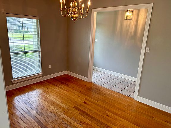 5th image of 37399 Parkwood Ave