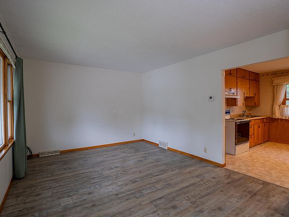 4th image of 202 Pleasant Ave SW