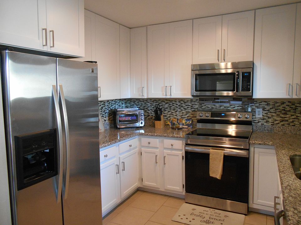 Remodel 2024 w new cabinets, appliances.