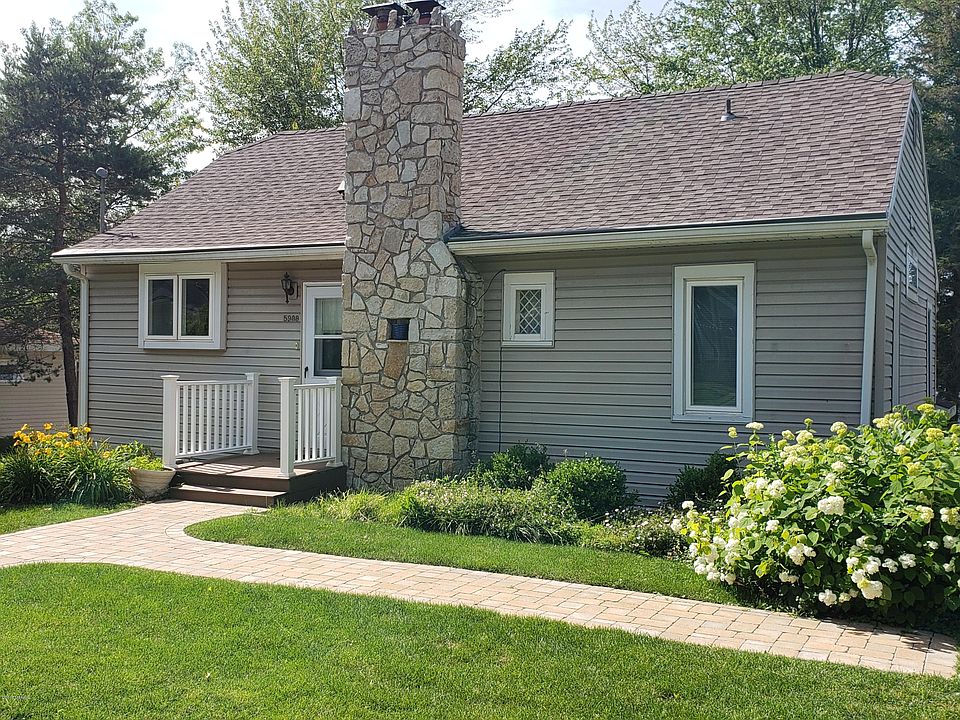 1st image of 5988 Lake Dr