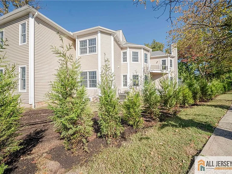 7 Mount Pleasant Ave — Photo 42