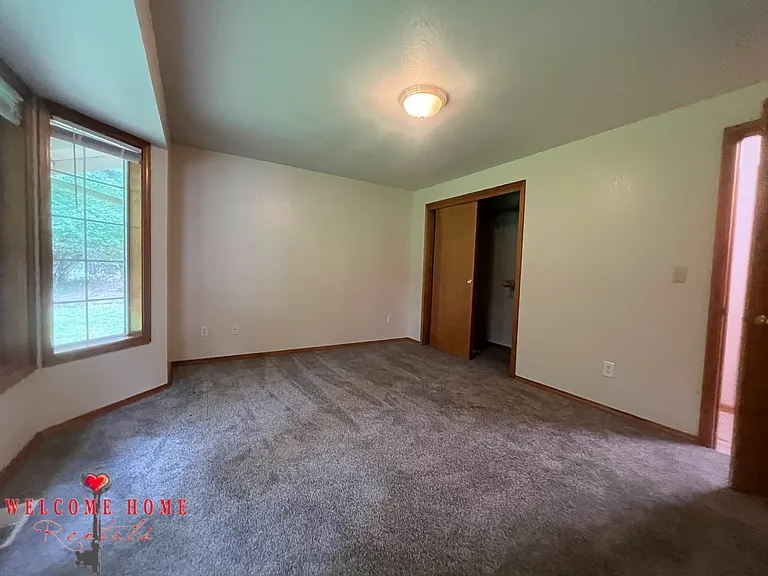 17819 Upland Dr SE — Photo 20