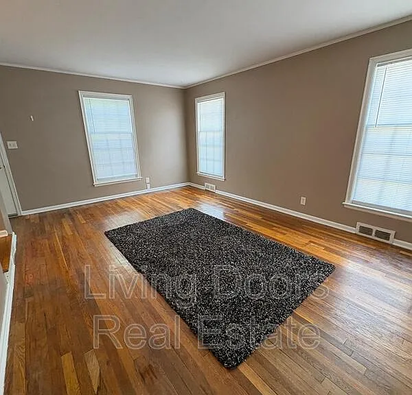 2303 South St — Photo 4