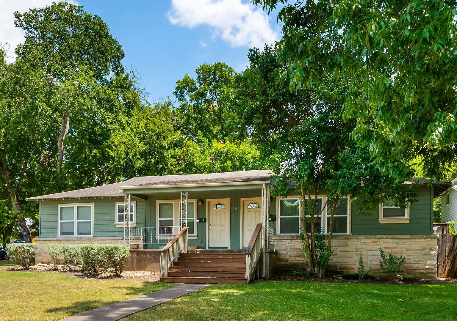 Ut Pre-Lease: Remodeled 3 Bed/2 Bath North Campus, High-End Finishes, Wood Floors — Photo 1