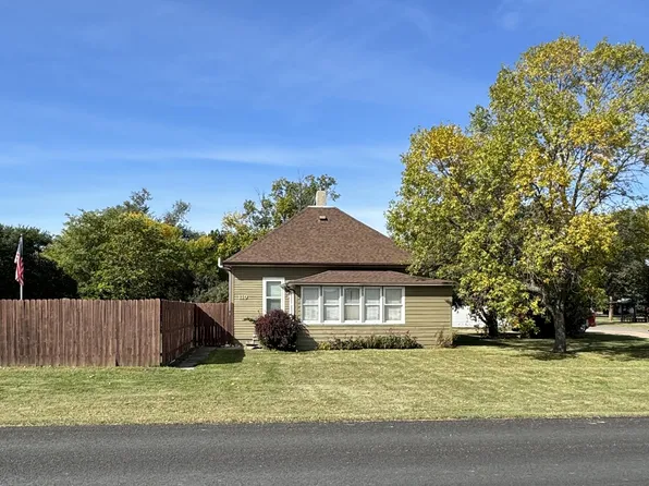 110 9th Ave N, Faulkton, SD 57438