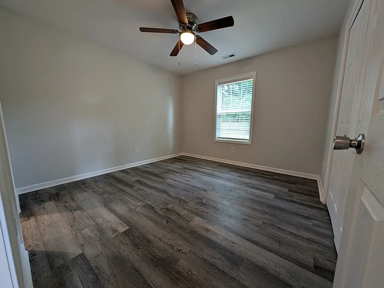 421 W 3rd St — Photo 19