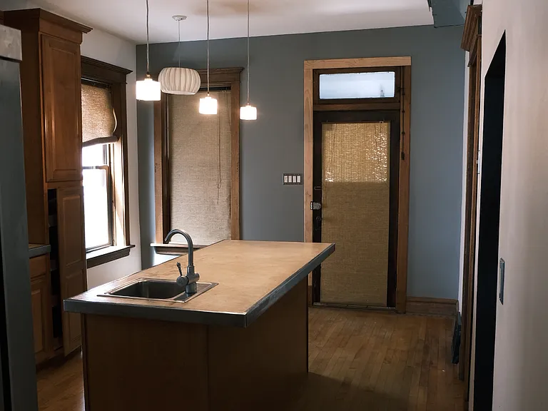 2432 N Rockwell St #1 — Photo 5