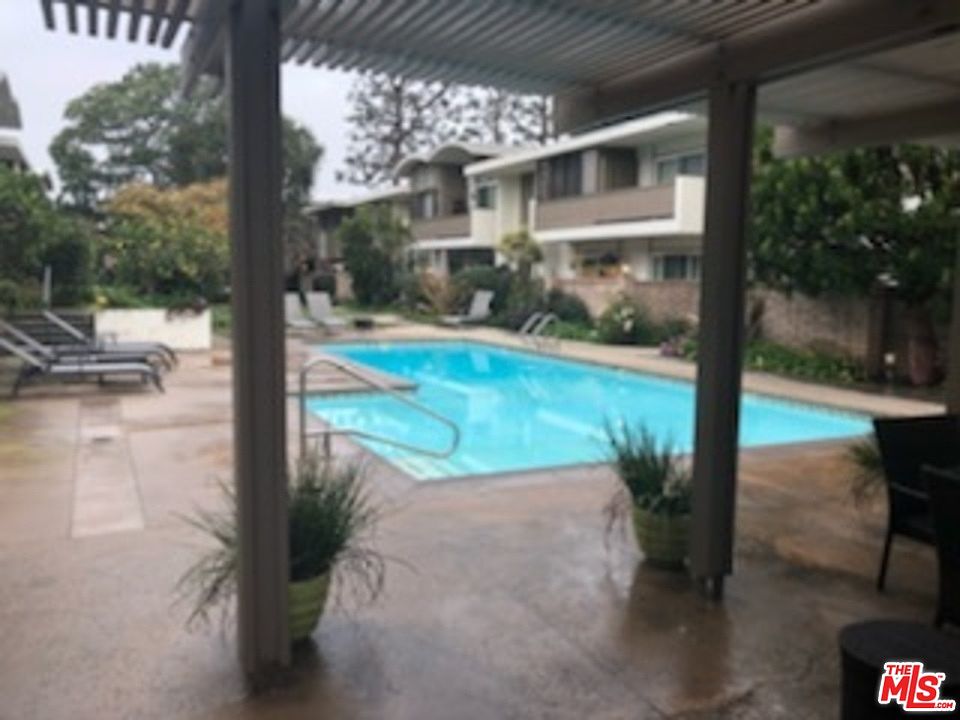 2nd image of 4760 La Villa Mari