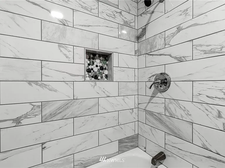 1034 Newport Ct NE — Photo 15