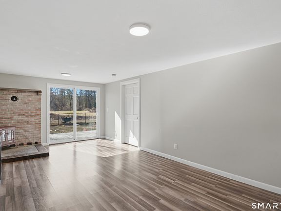 5th image of 304 Mashentuck Road