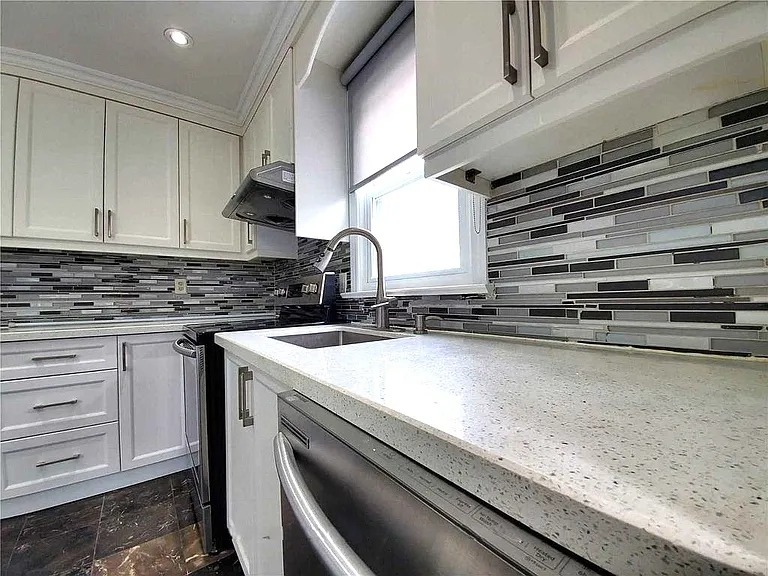 253 Sinclair Ave — Photo 17