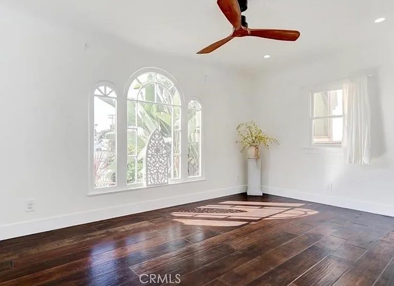 501 Avenue B — Photo 12