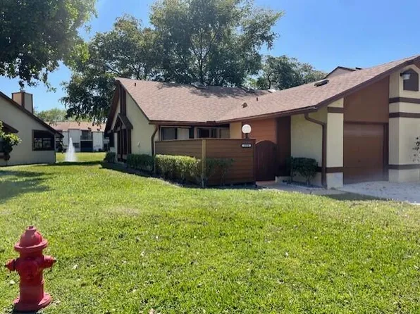 3594 Timberline Dr, West Palm Beach, FL 33406
