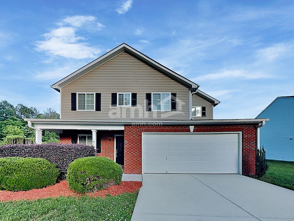 1st image of 107 Oak Knoll Dr