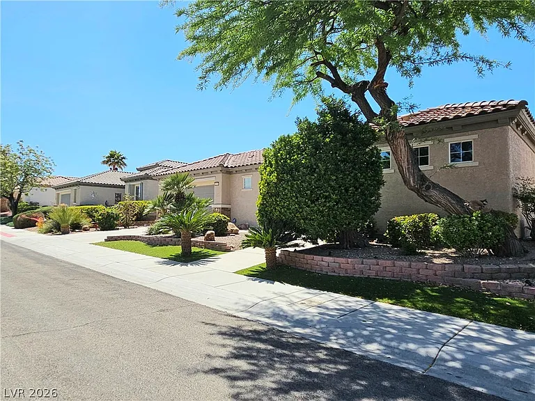 2139 Twin Falls Dr — Photo 5