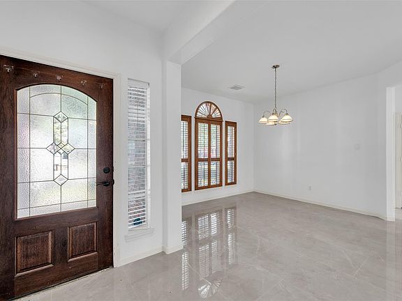 4th image of 24523 Rathford Ct